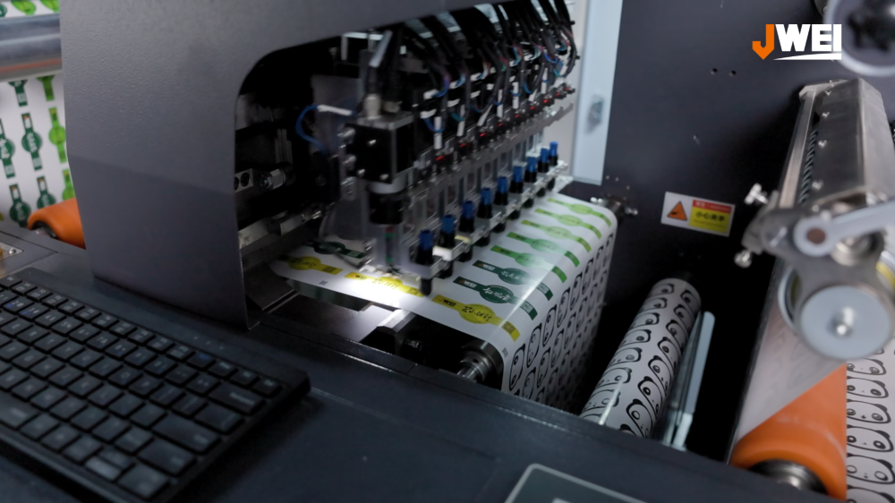 20251228012837313